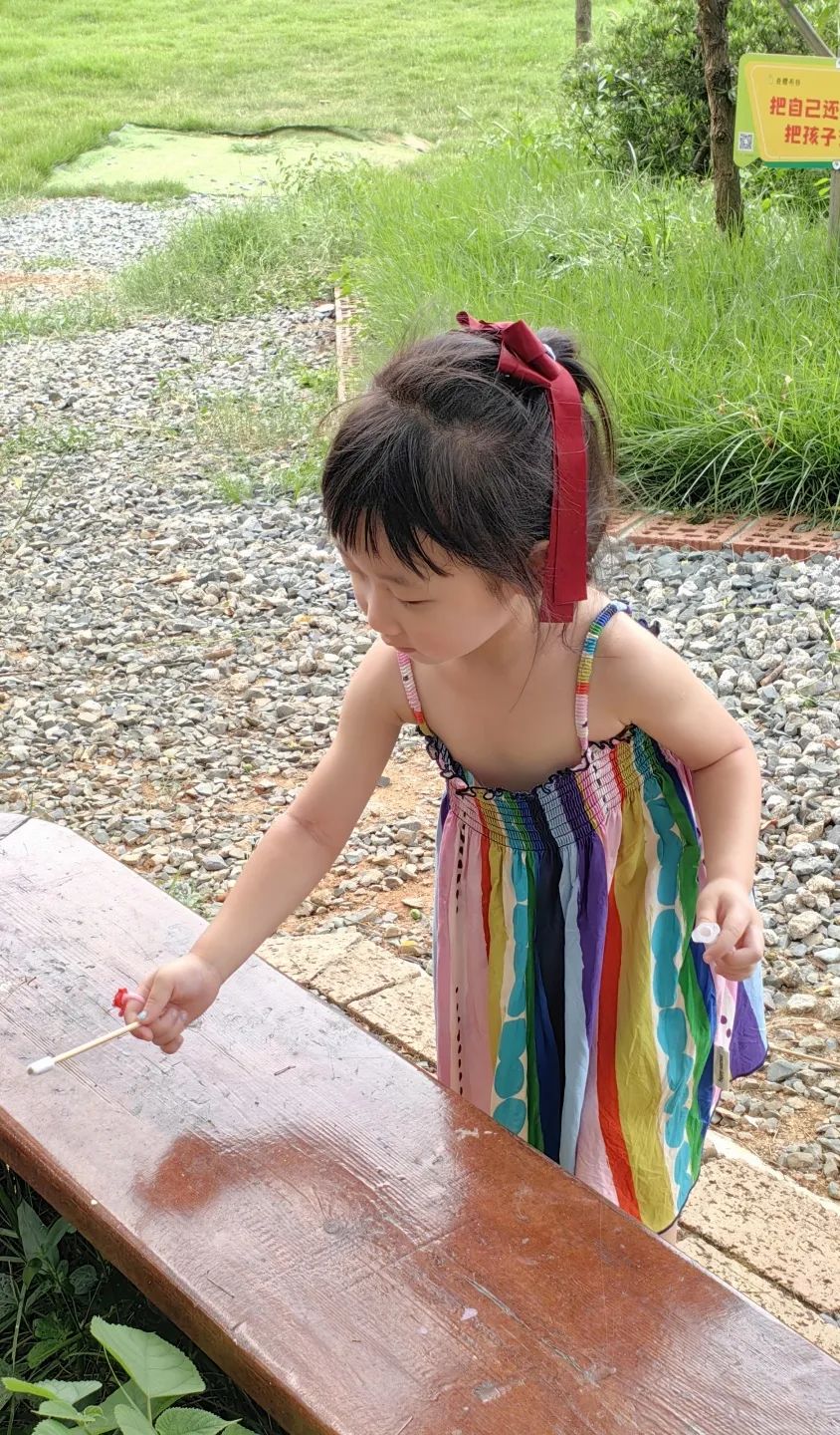 DƬ